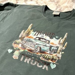 Dark Green Vintage Truck Graphic Crewneck Sweatshirt